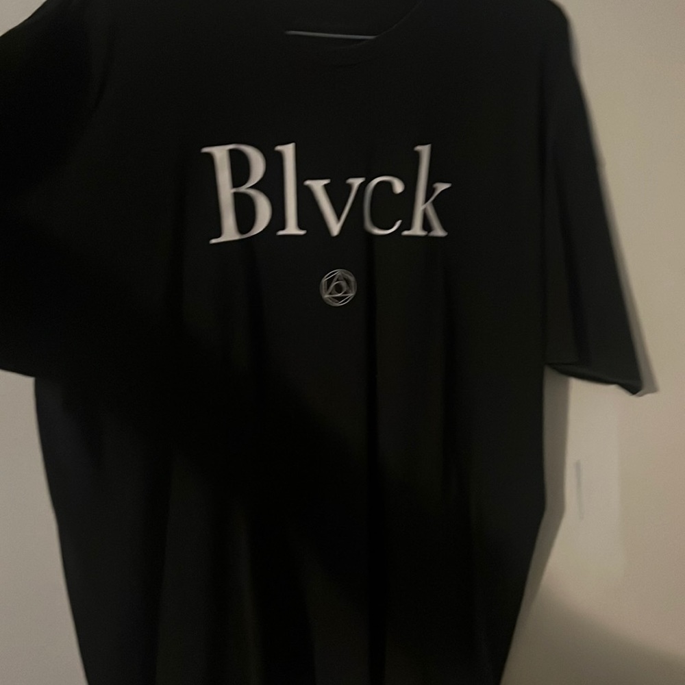 Black and white black scale tshirt 2xl